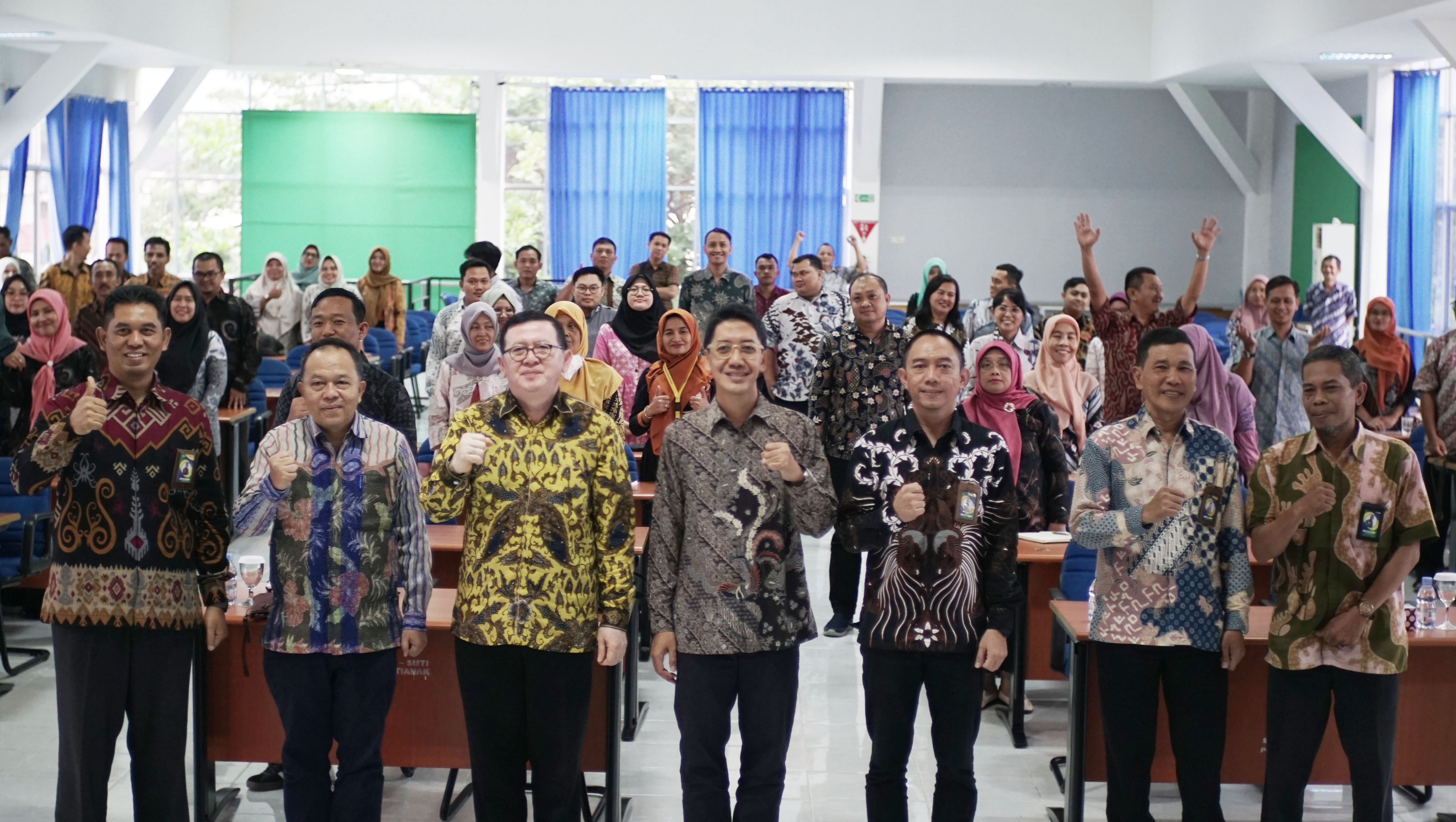 Kunjungan Kerja Inspektur Jenderal Ke BSPJI dan SMK-SMTI Pontianak